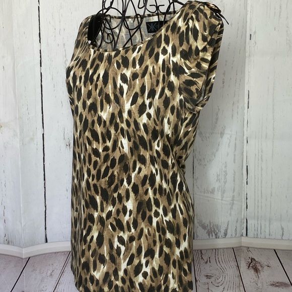 Kardashian Kollection Leopard Top - Picture 5 of 7